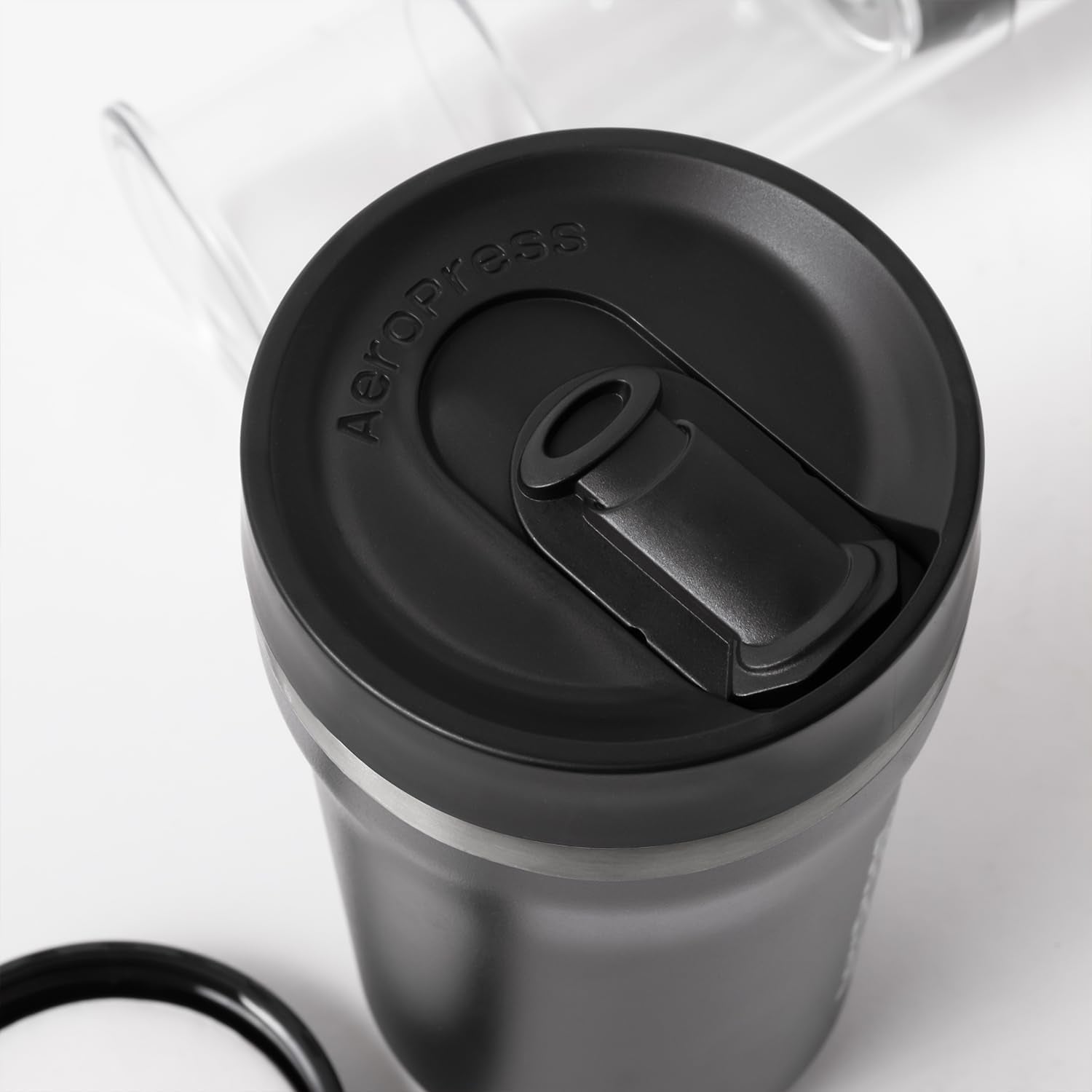 Aeropress Go plus Kleines Tragbares Kaffeemaschinen-Set, Ideal Für Reisen, Camping & Büro, All-In-One French Press, Manuelle Espresso- & Pour-Over-Kaffeemaschine, 2 Min Brühzeit, Schwarz
